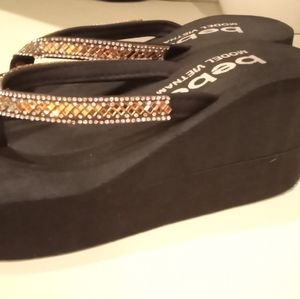 bebe women's flip flops size 5